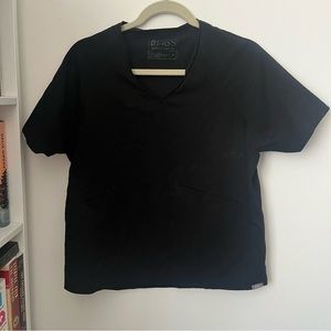 Black figs scrub top